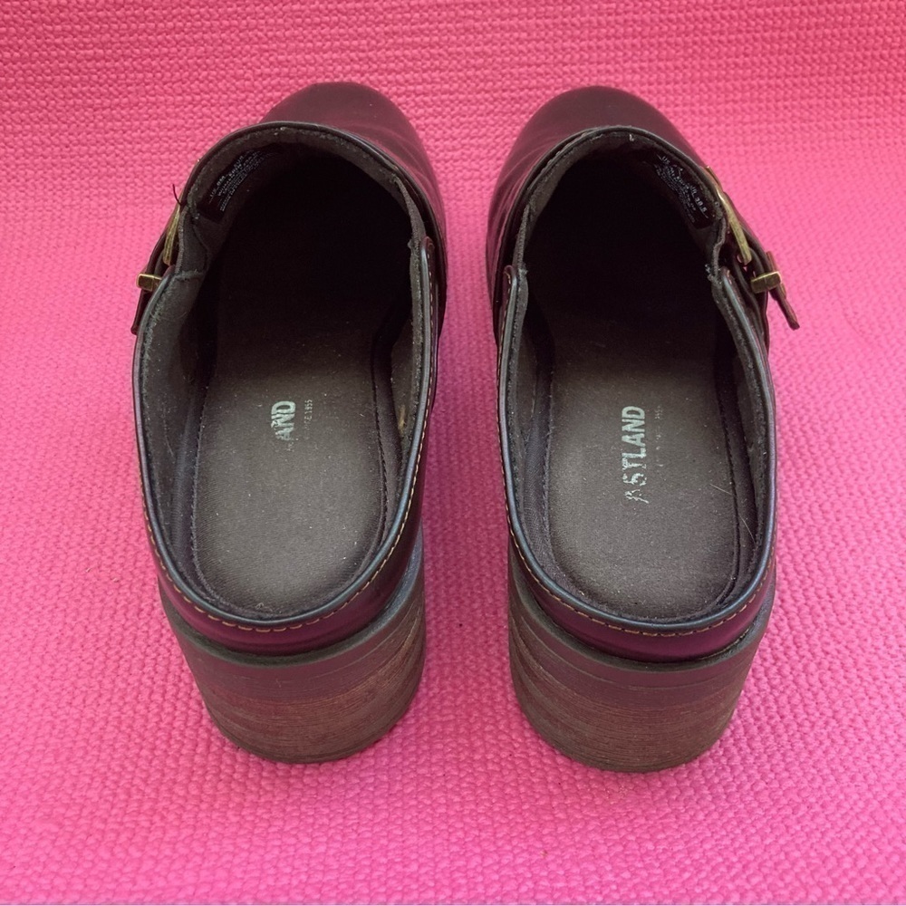 Eastland “Erin” Slides Mules Sz 8  Women BROWN Faux Leather Accent Buckl… - Picture 4 of 8